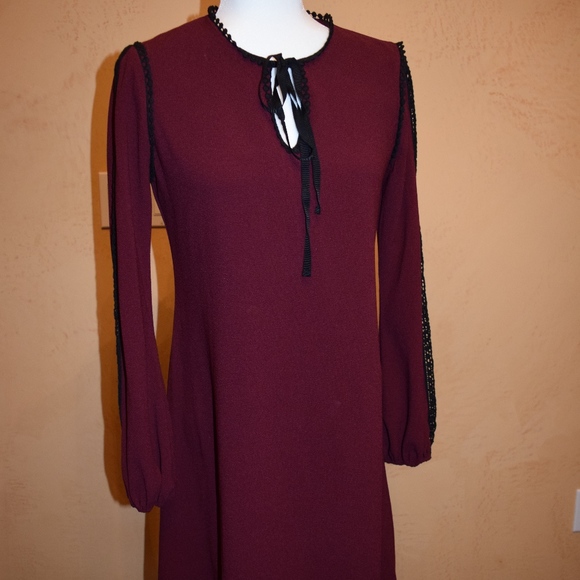 Taylor Dresses & Skirts - Day Dress